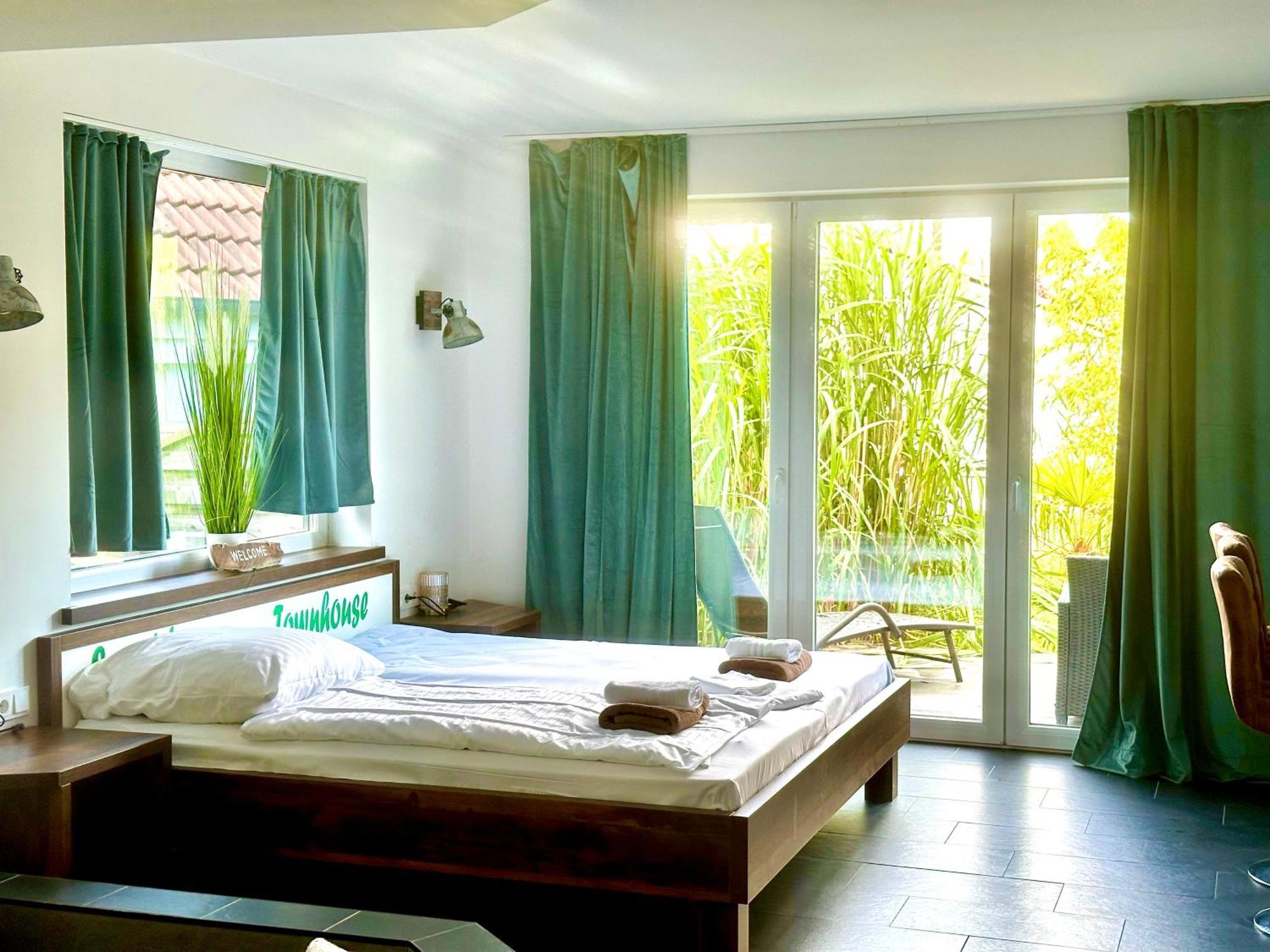 Seaside-Townhouse Aparthotel Timmendorfer Strand Exterior photo